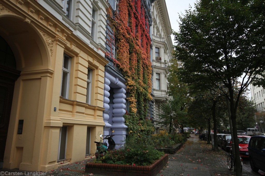 Our autumn colored  apartment in Kreuzberg